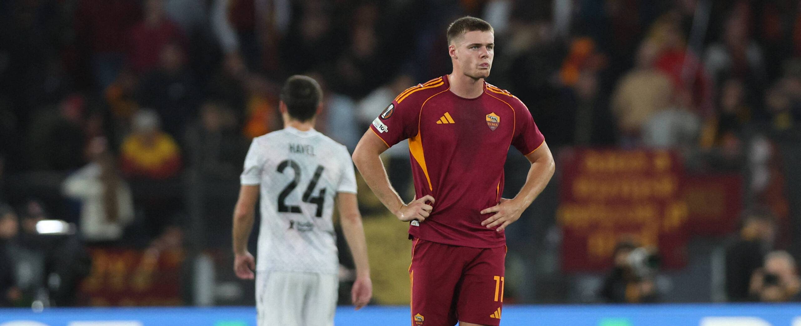 Evan Ferguson in action for As Roma in 2025