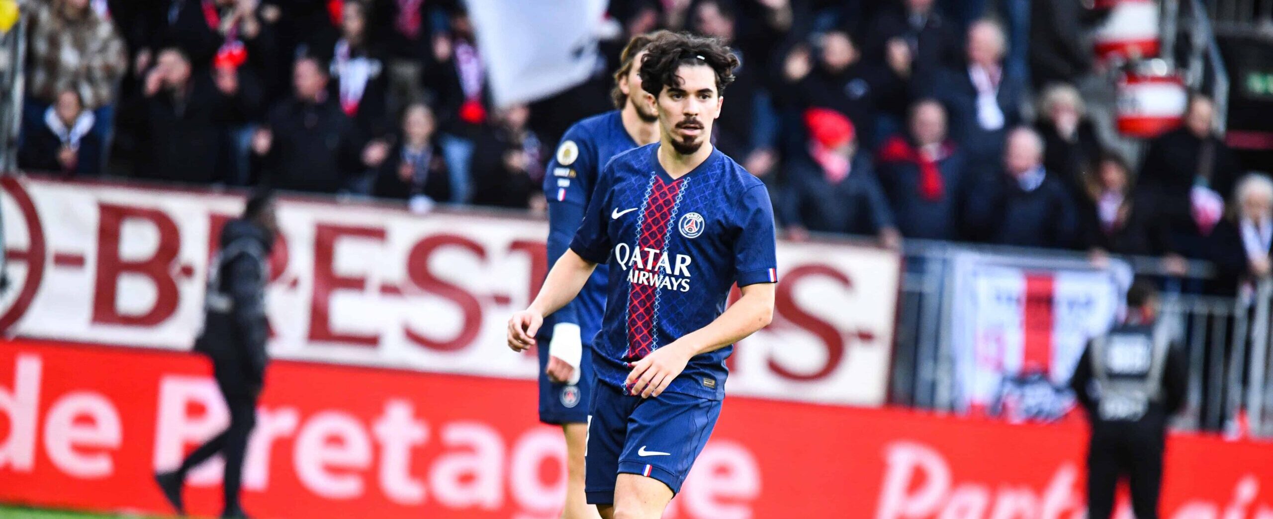 Vitinha in action for PSG in 2025