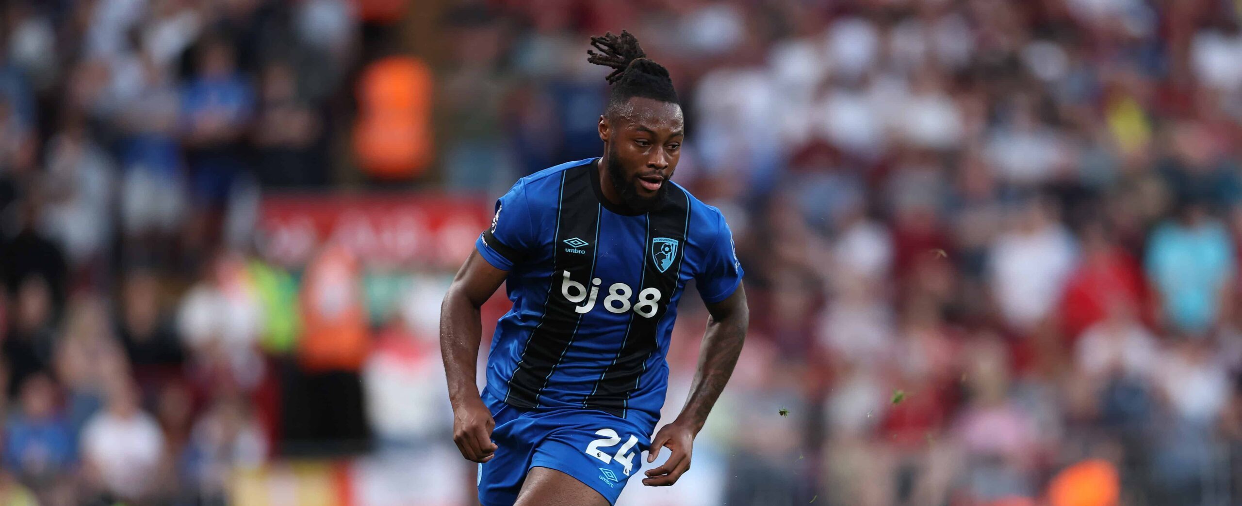 Antoine Semenyo in action for Bournemouth against Liverpool in 2025