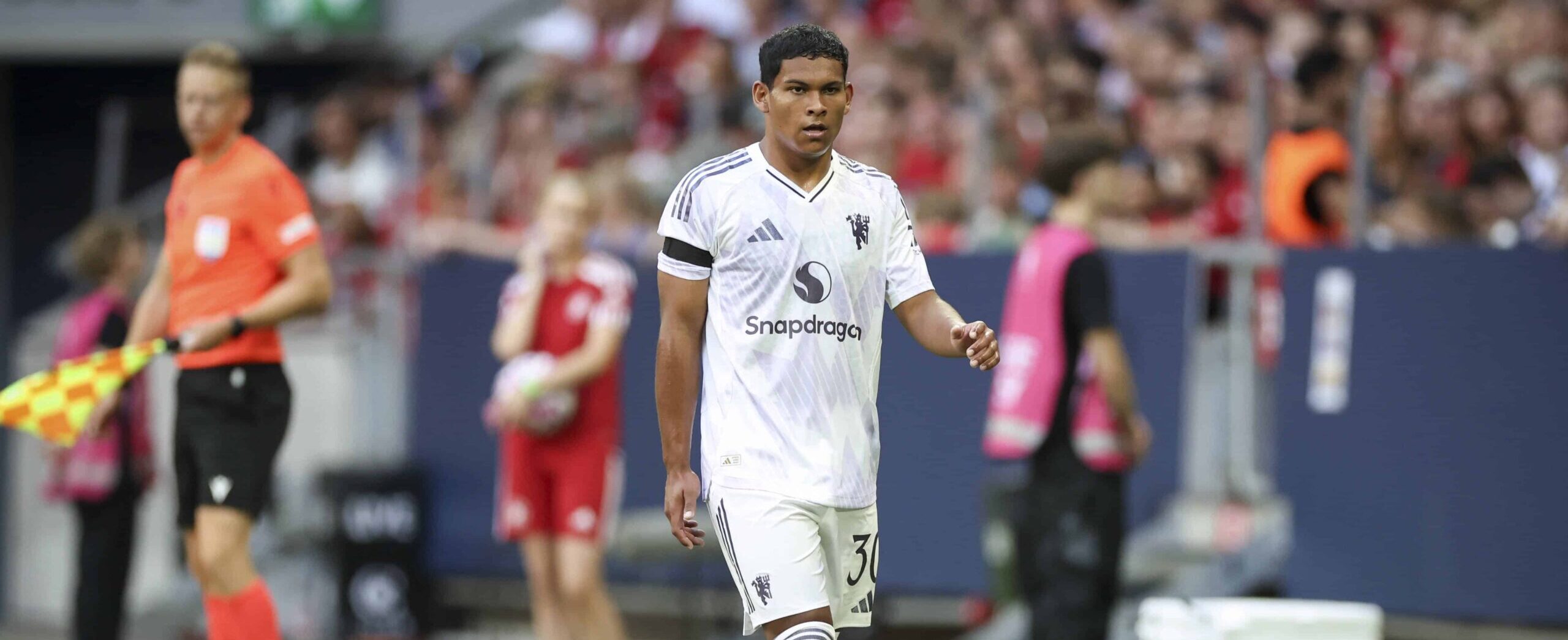 Diego León in action for Manchester United in 2025 during pre-season