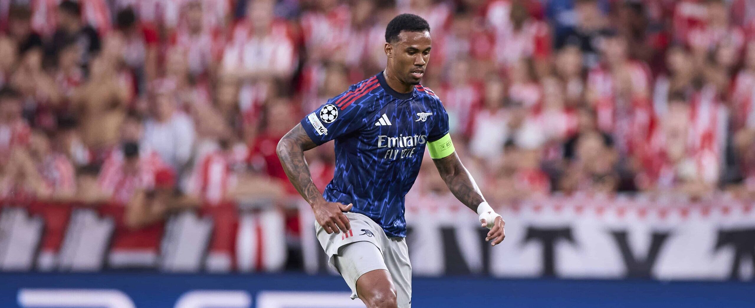 Gabriel Magalhaes in action for Arsenal in 2025