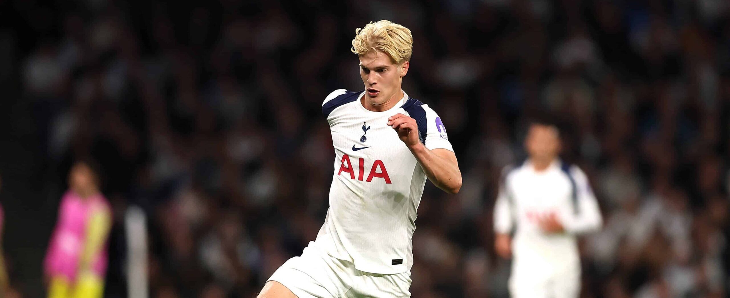 Lucas Bergvall in action in the Champions league for Spurs in 2025