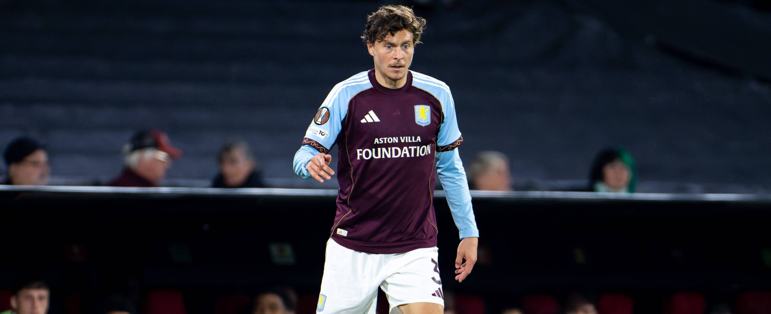 Victor Lindelof in action for Aston Villa in 2025