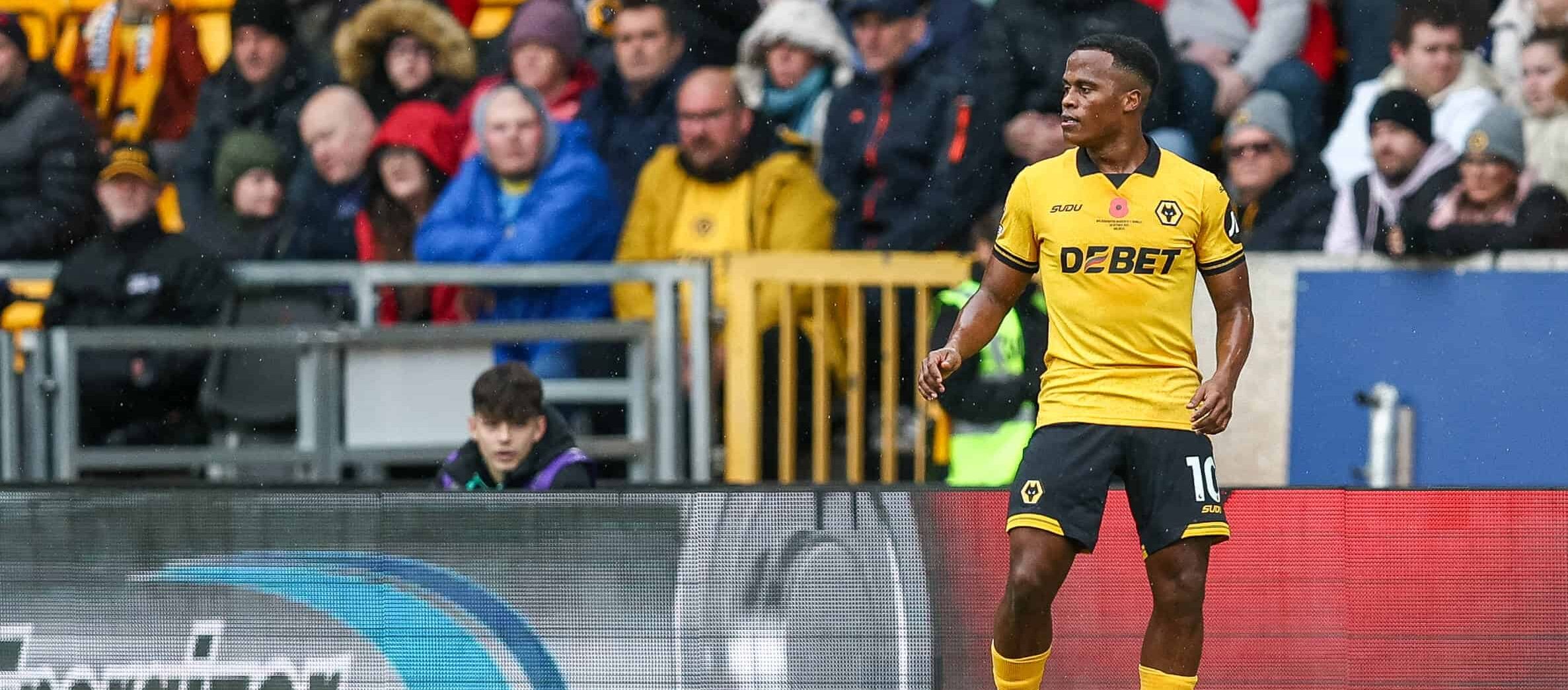 Jhon Arias in action for Wolves in 2025