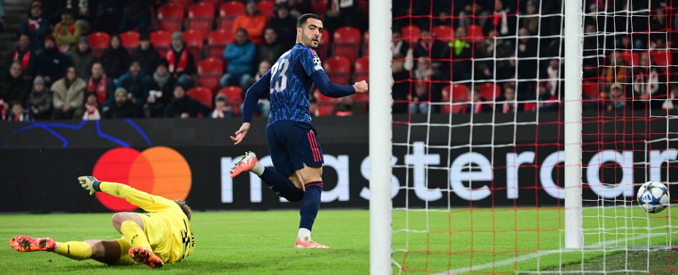 Mikel Merino in action for Arsenal in 2025