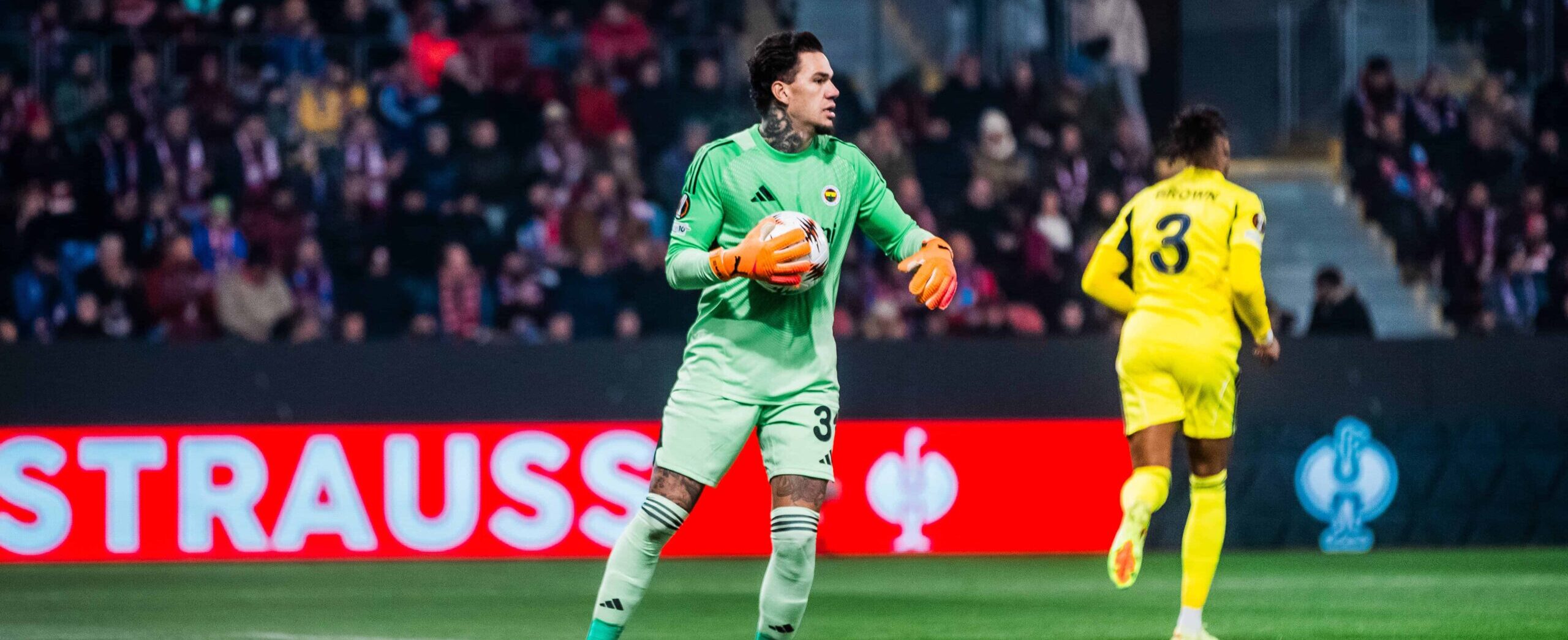 Ederson in action for Fenerbahce in 2025