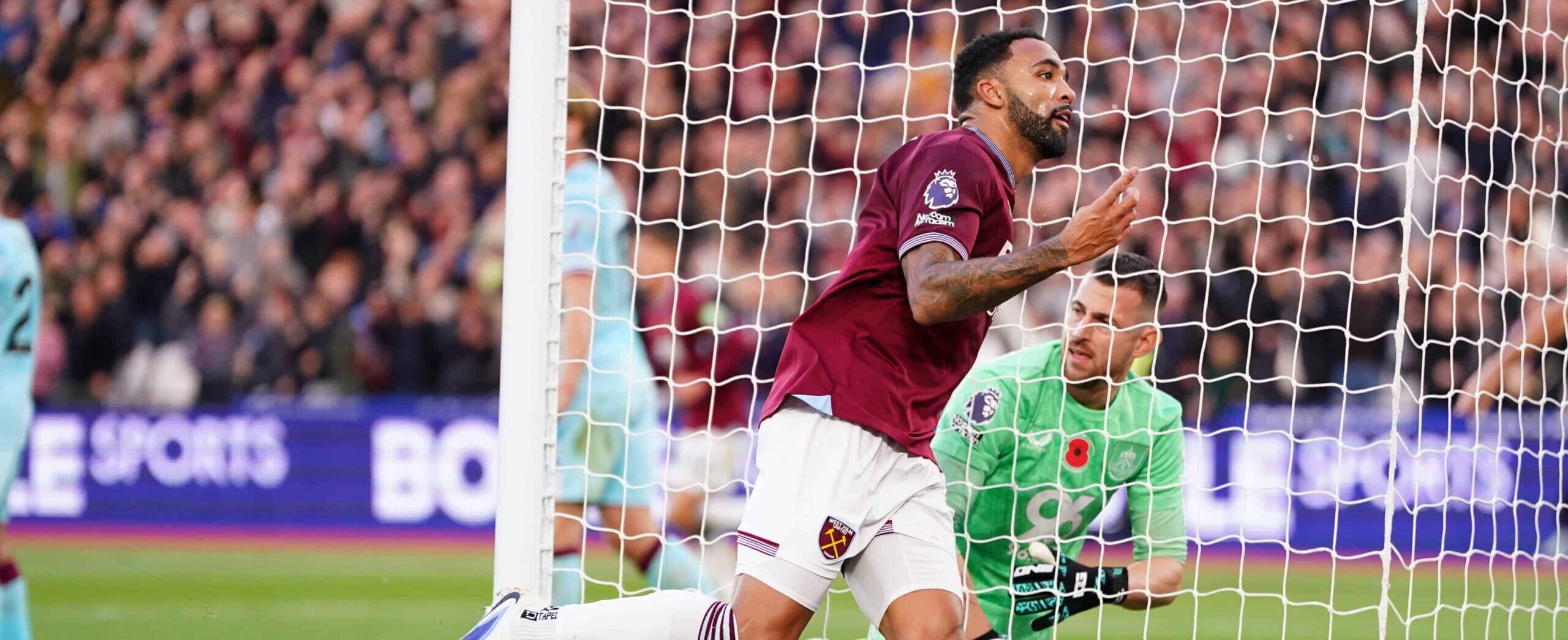 Callum Wilson in action for West Ham United in 2025