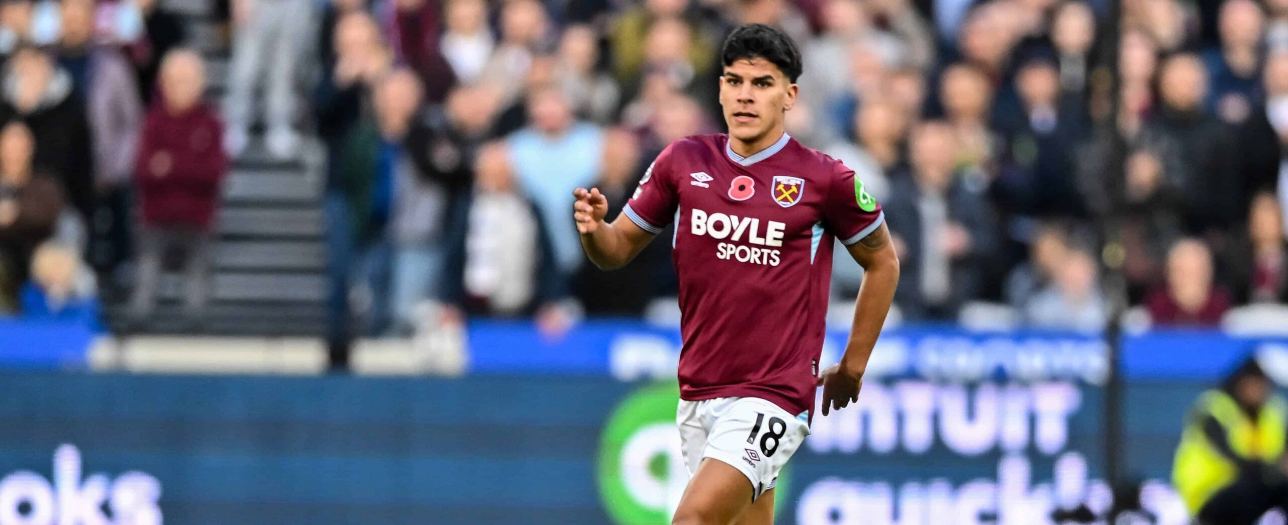 Mateus Fernandes in action for West Ham in 2025