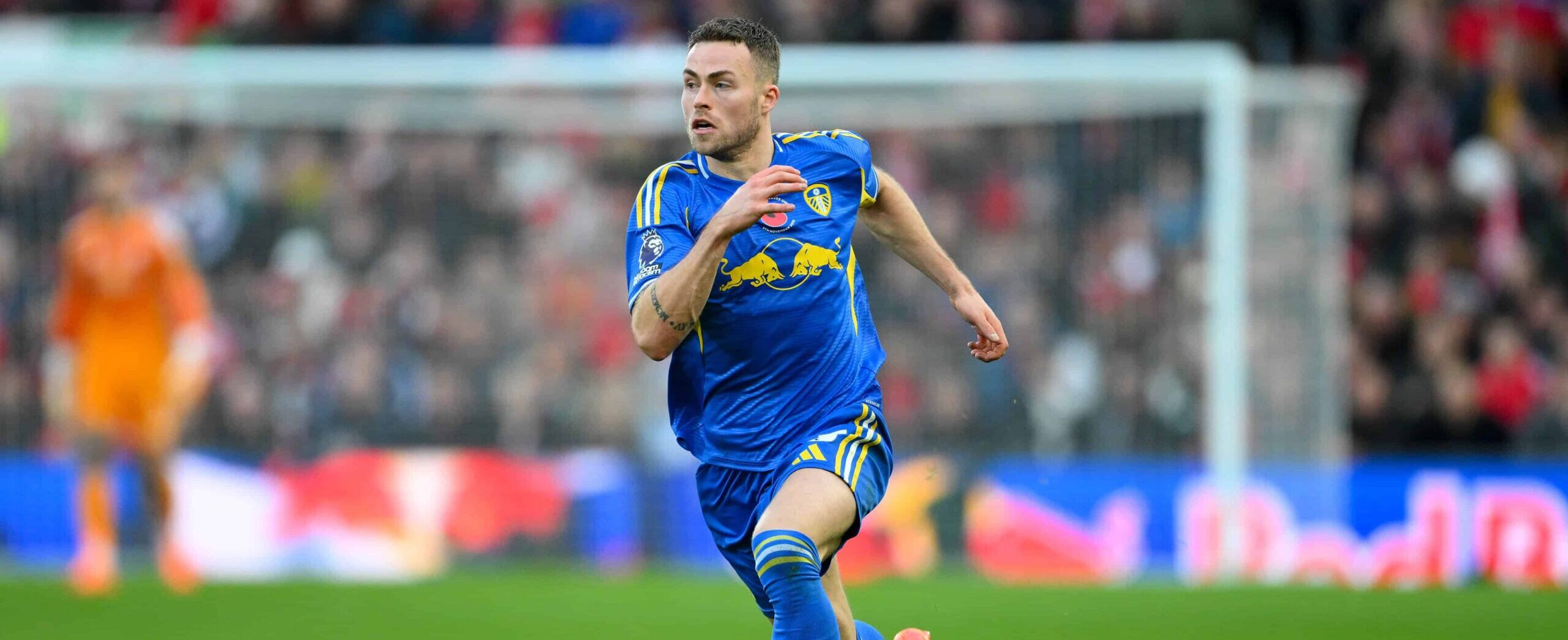 Gabriel Gudmundsson in action for Leeds United in 2025