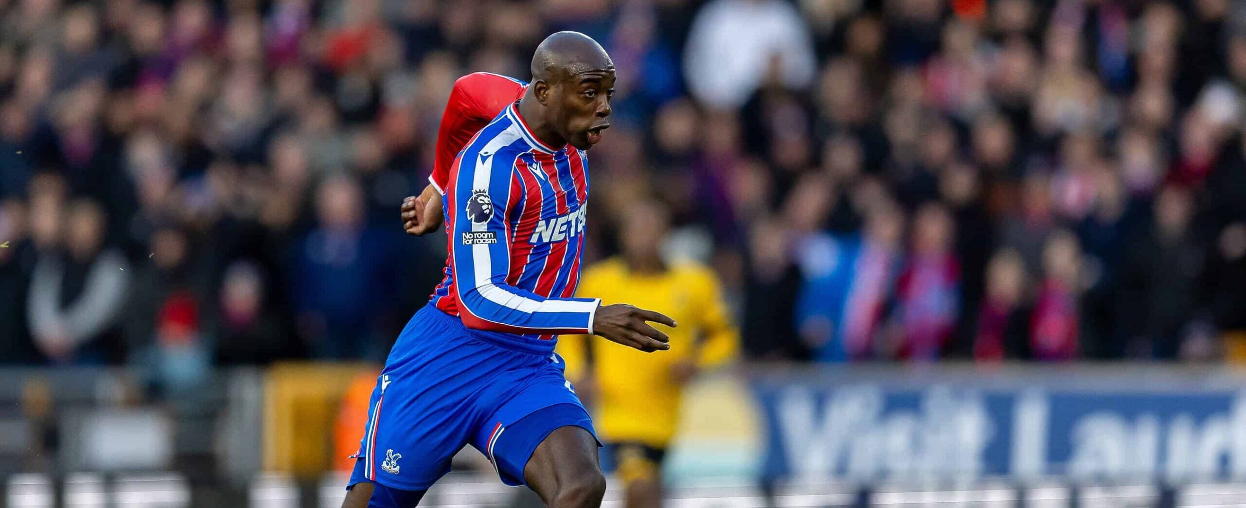 Mateta with the ball for Crystal palace in 2025 against Wolves in the Premier League