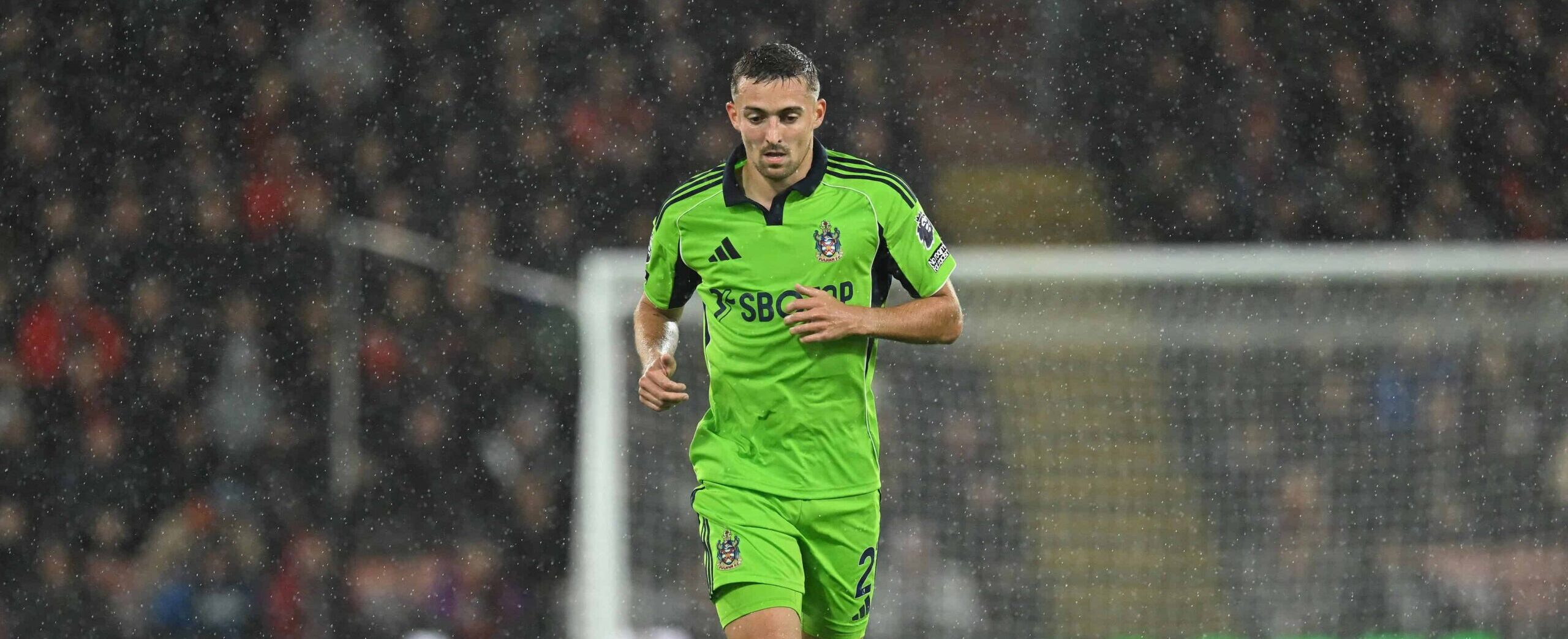 Timothy Castagne in action for Fulham in 2025