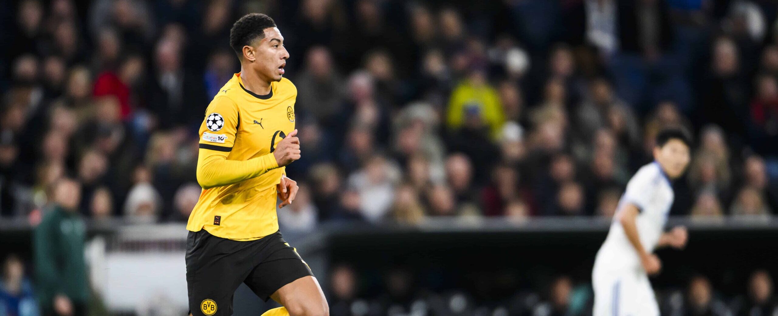 Jobe Bellingham in action for Dortmund in 2025 in the Champions League