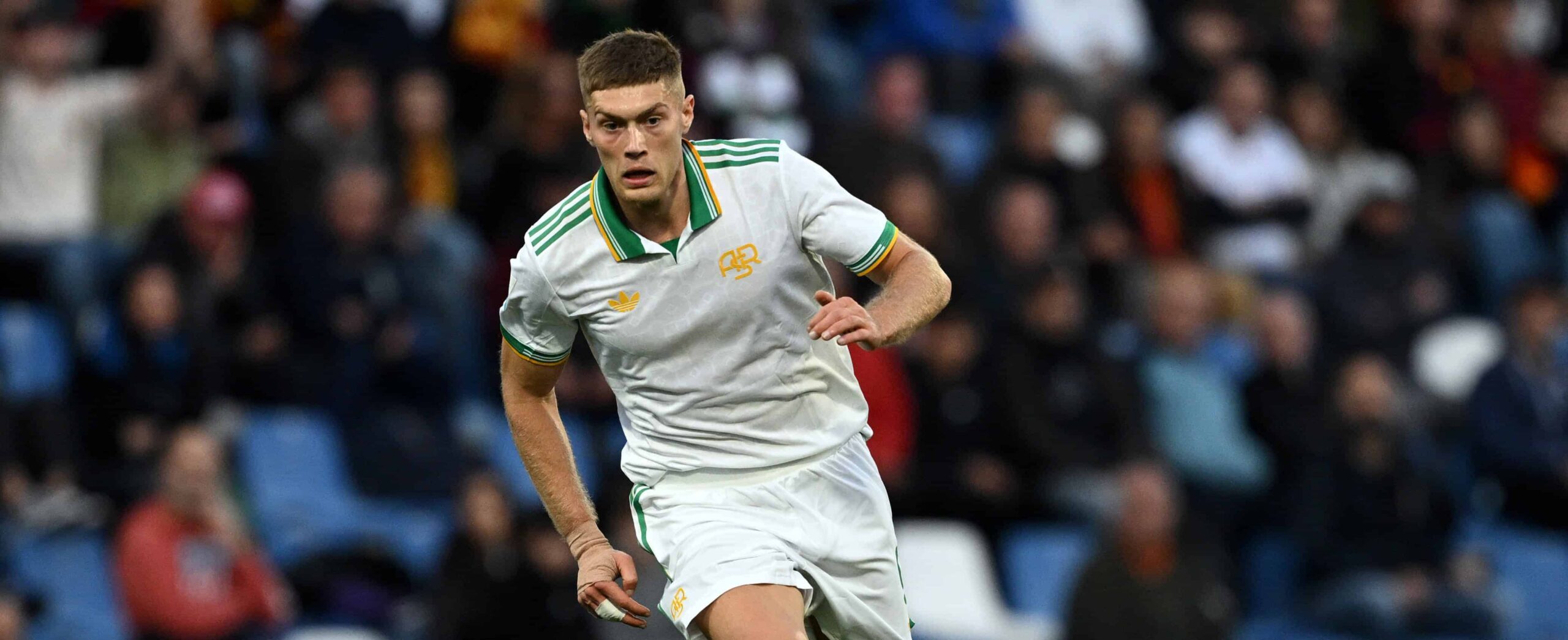 Dovbyk in action for AS Roma in 2025