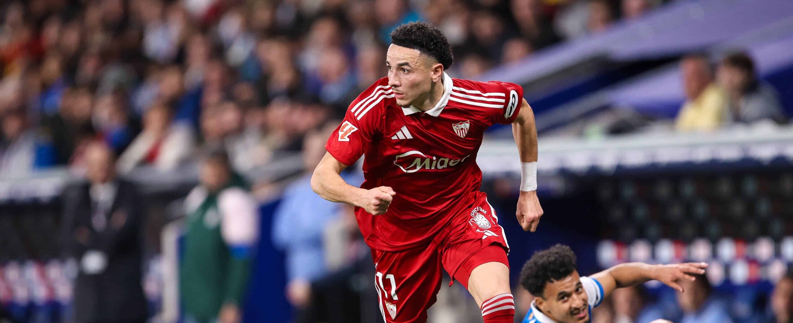 Rubén Vargas in action for Sevilla in 2025