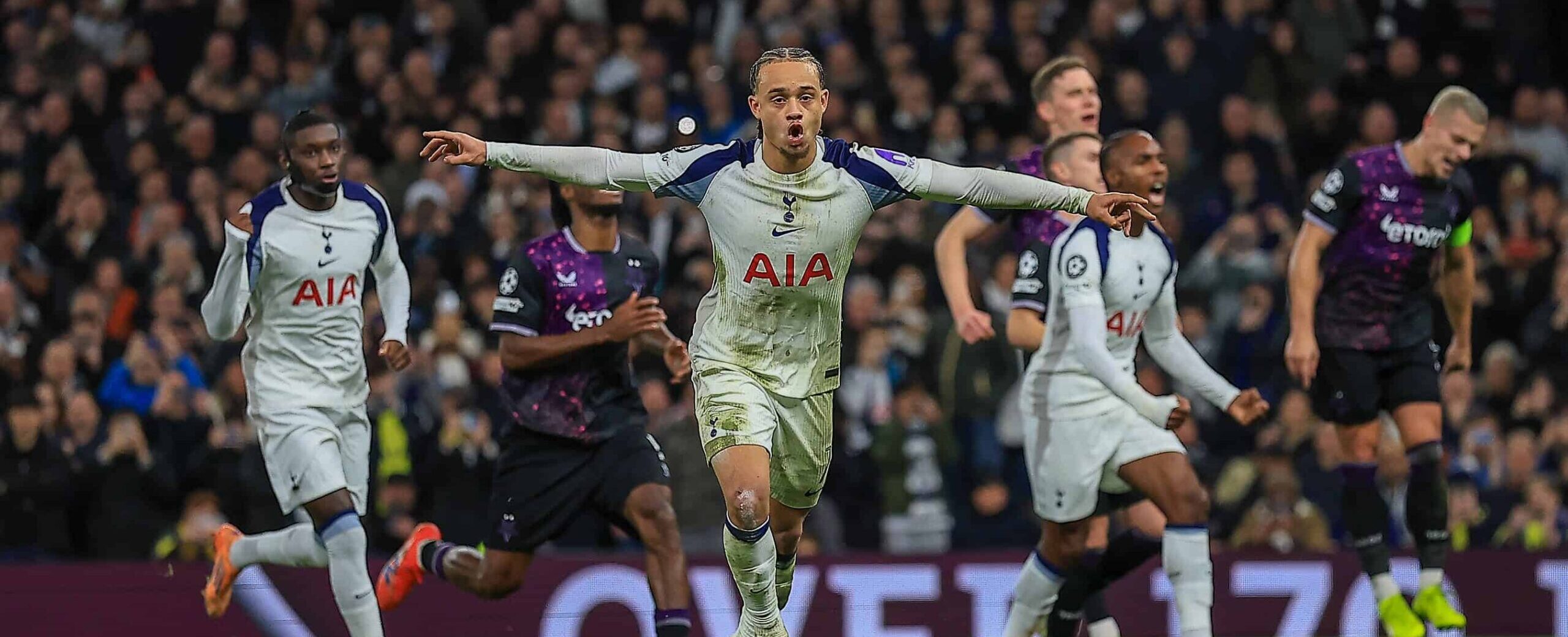 Xavi Simons in action for Spurs in the Champions League in 2025