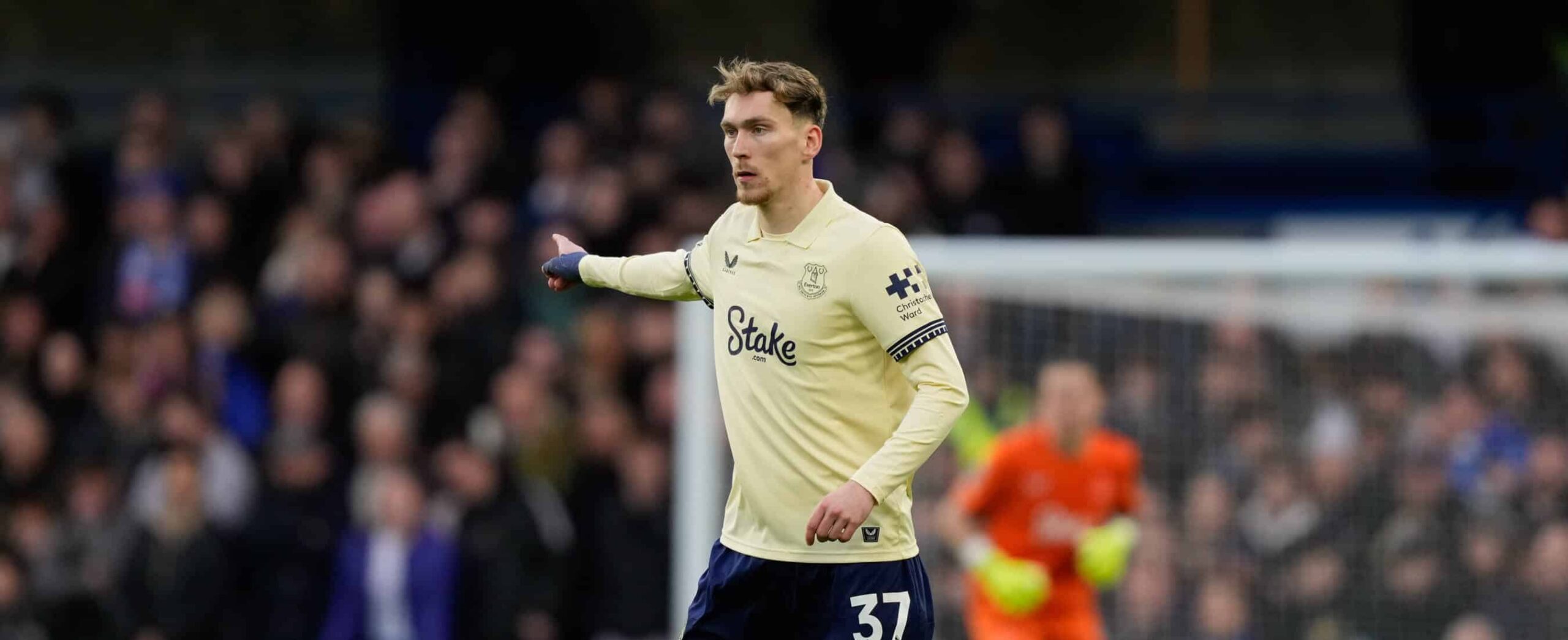 James Garner in action for Everton in 2025 against Chelsea