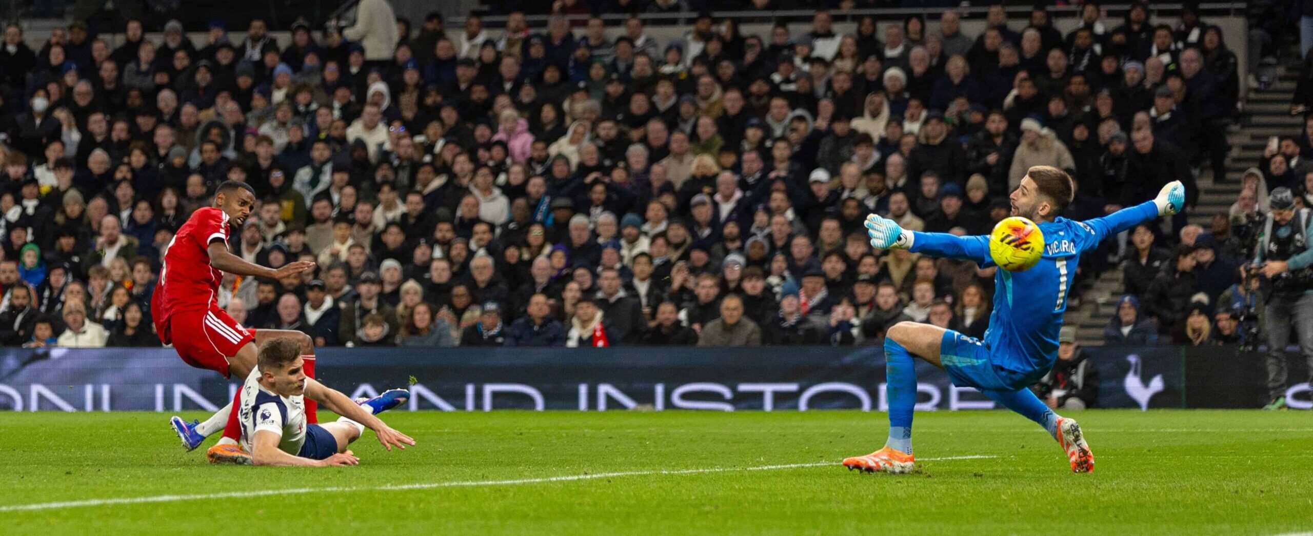 Isak goal against Tottenham - van de ven tackle on Isak