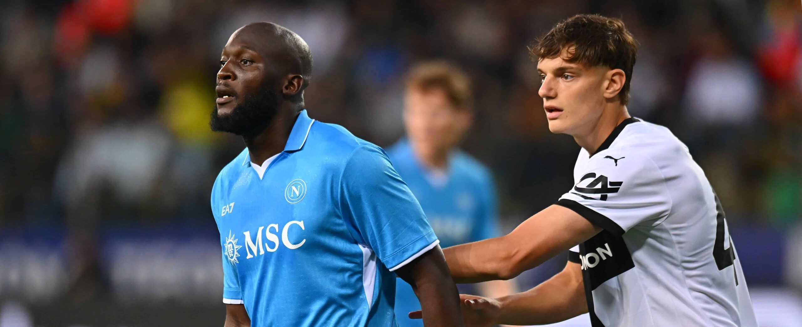 Giovanni Leoni in action for Parma against Napoli in 2025