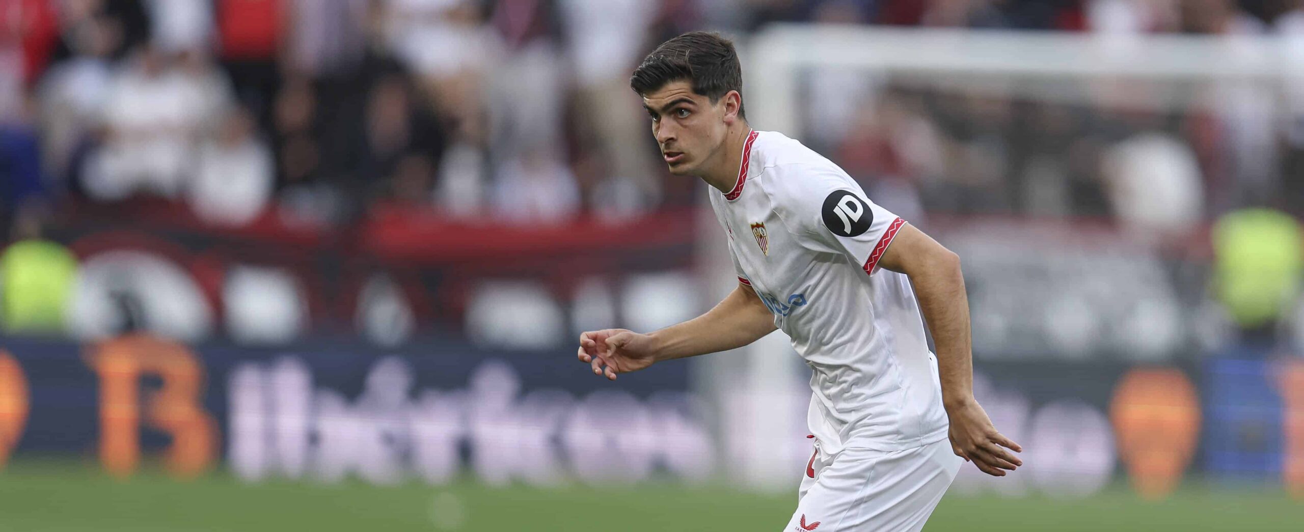 Juanlu Sanchez in action for Sevilla in 2026