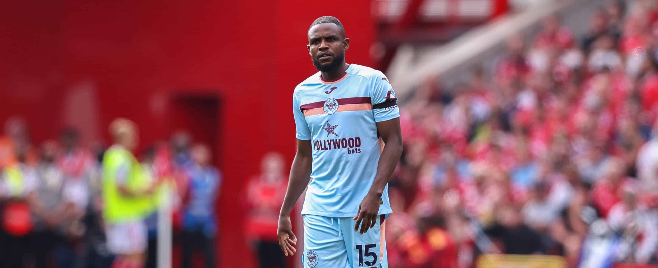 Frank Onyeka in action for Brentford in 2025