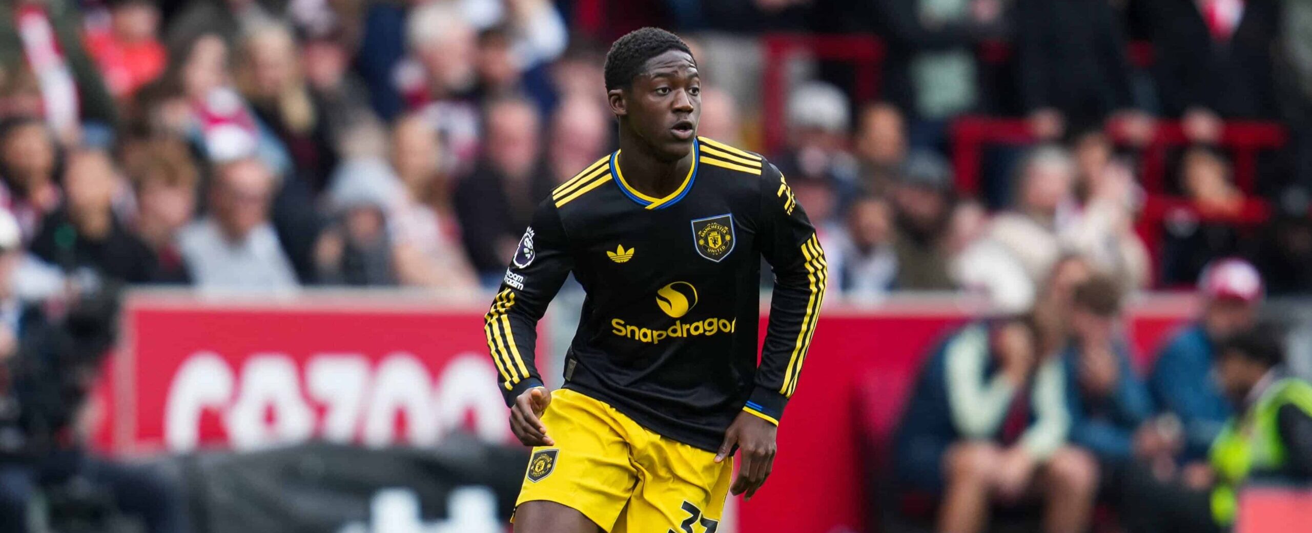 Kobie Mainoo in action for Manchester United in 2025 against Brentford