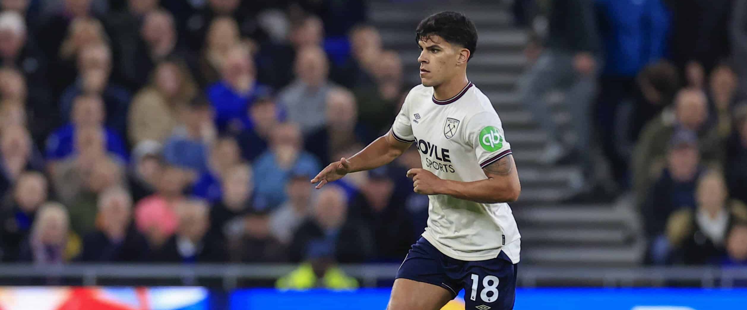 Mateus Fernandes in action for West Ham against Everton in 2025