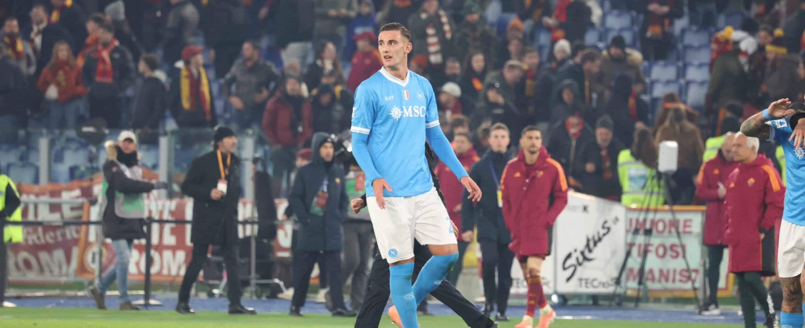 Lorenzo Lucca in action for Napoli in 2025