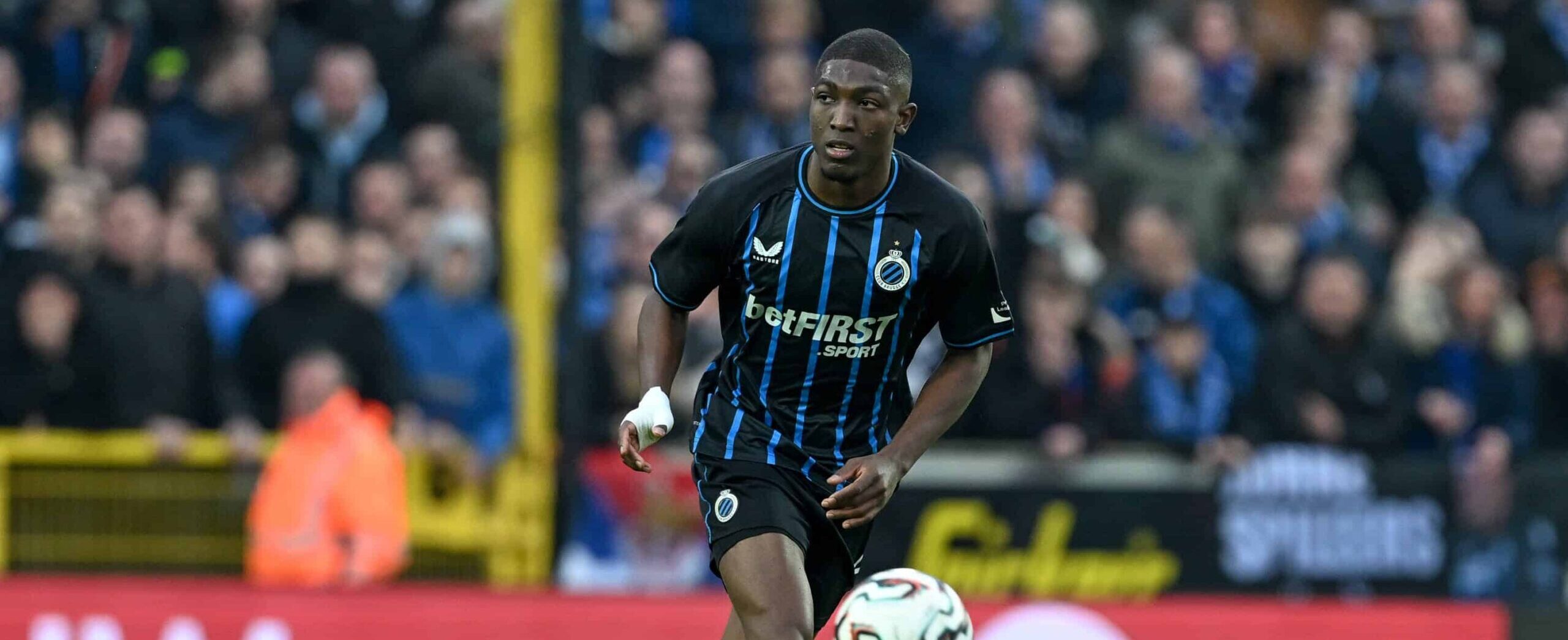 Joel Ordonez in action for Club Brugge in 2025