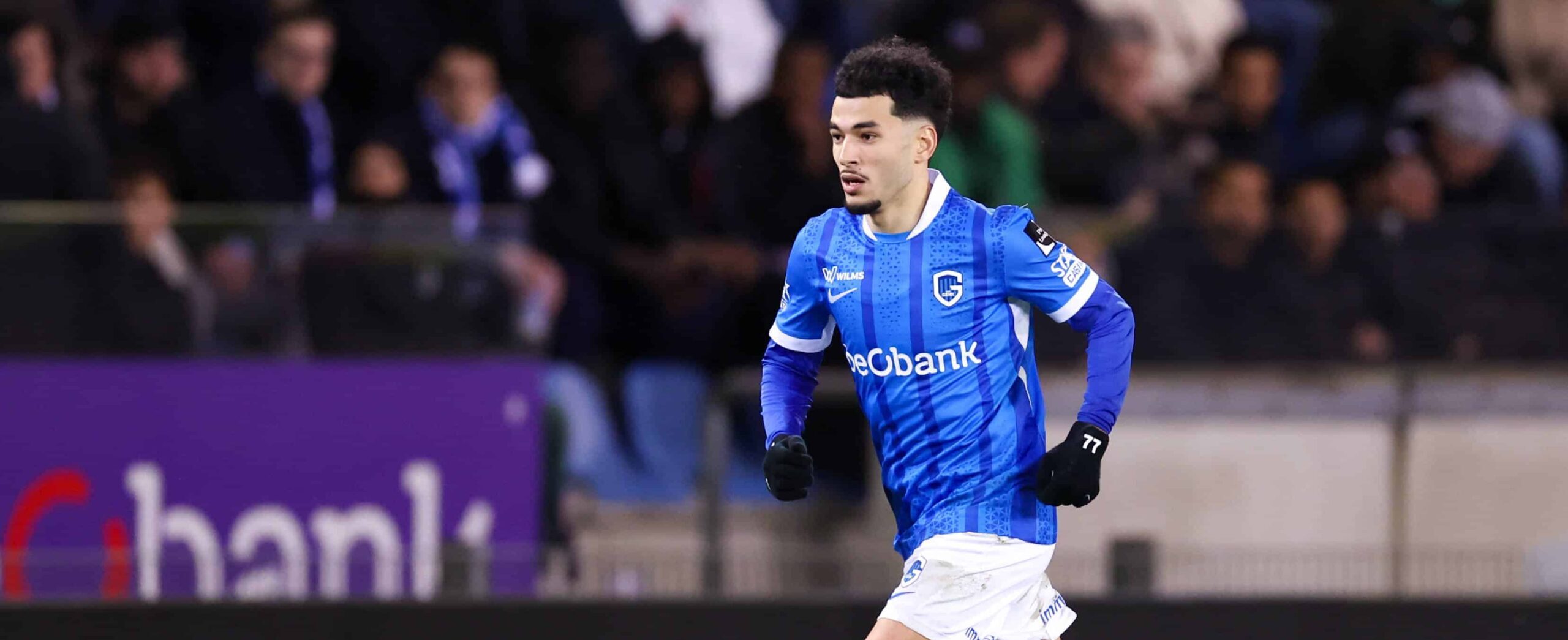 Zakaria El Ouahdi in action for Genk in 2025