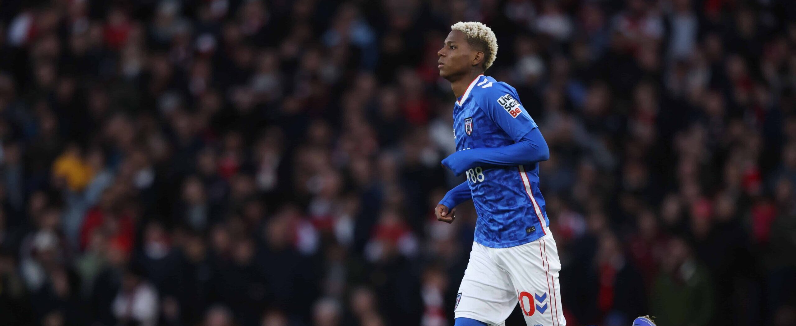 Nilson David Angulo in action for Sunderland in 2026