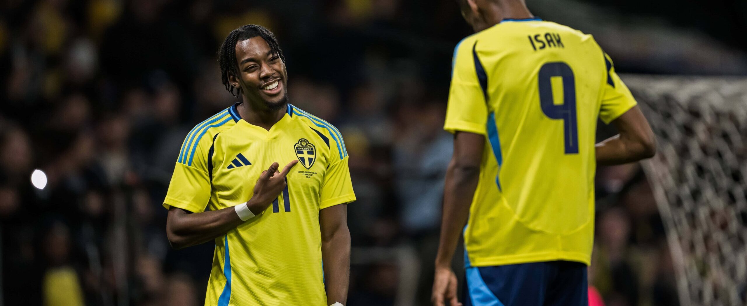 Anthony Elanga and Alexander Isak in action for Sweden in 2025