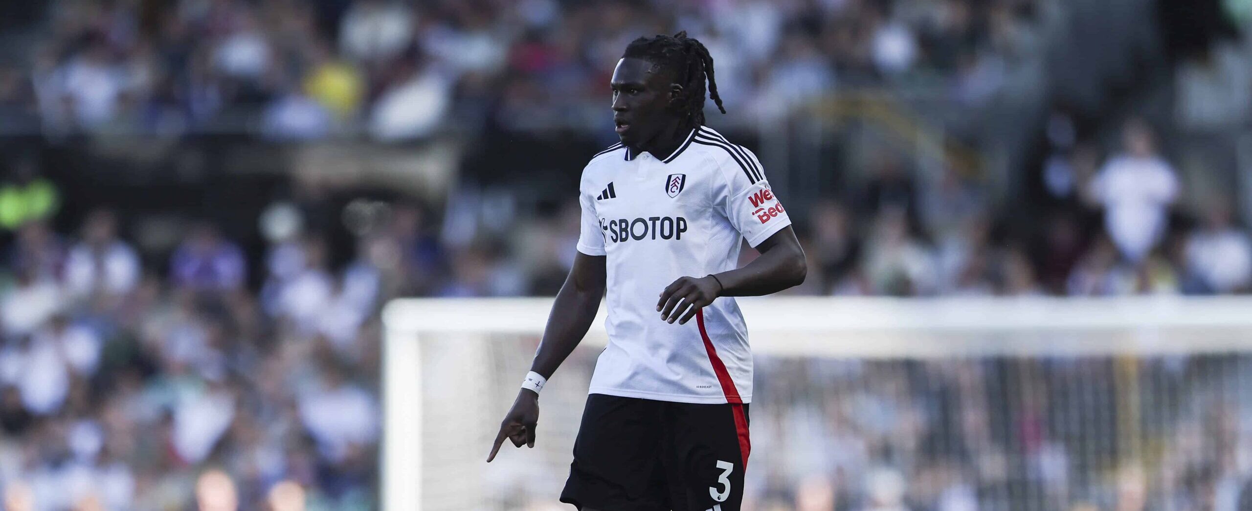 Calven Bassey in action for Fulham in 2025