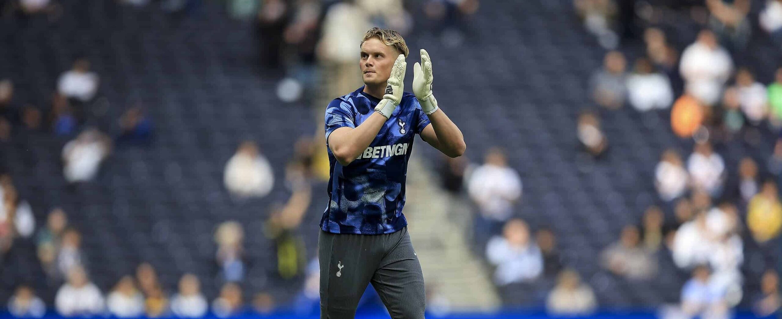 Antonin Kinsky in action for Spurs in 2025 wanted by Lille