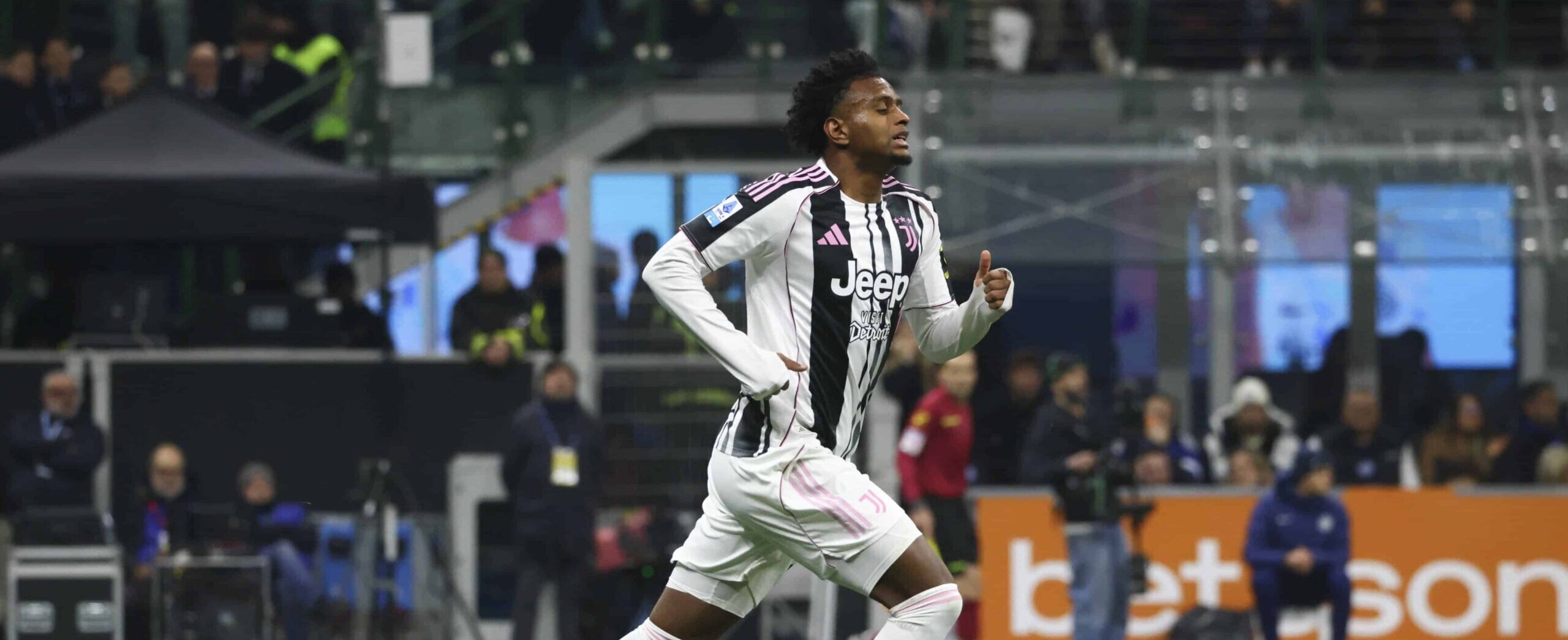 Juan Cabal in action for Juventus in 2026