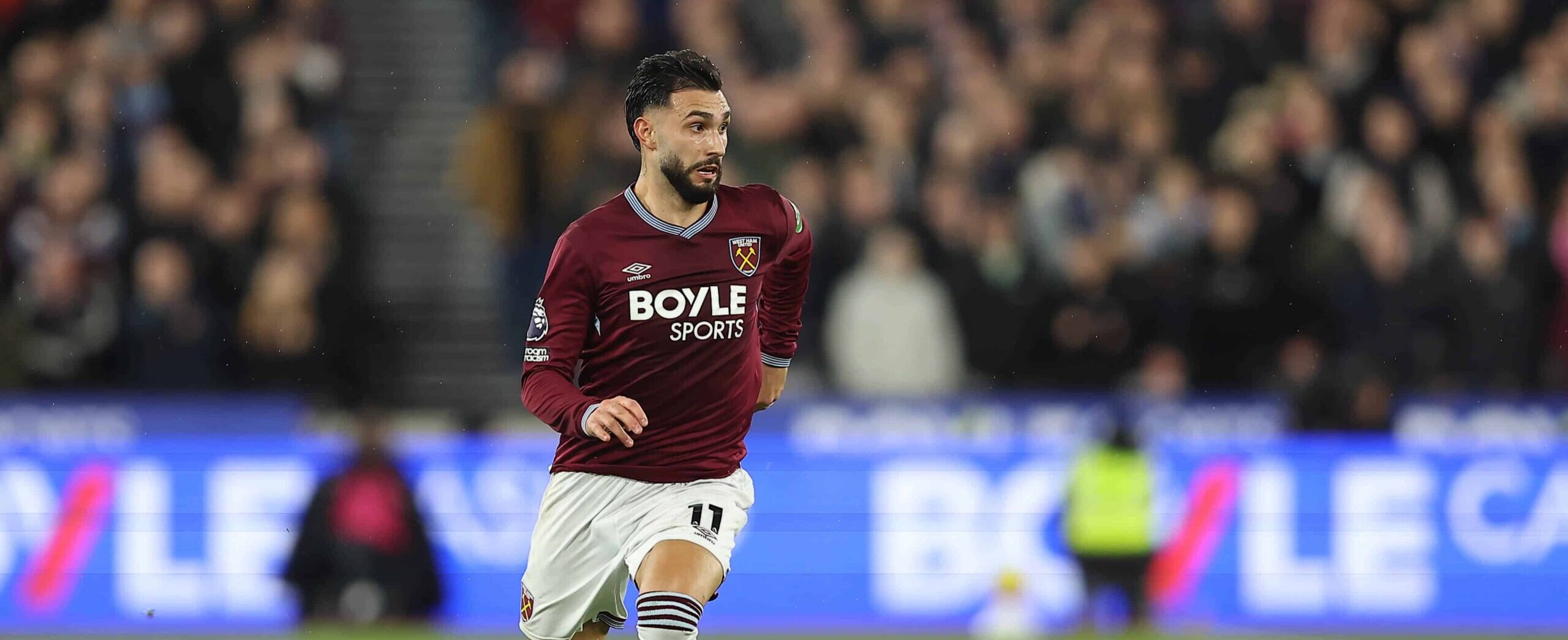 Taty Castellanos in action for West Ham in 2026