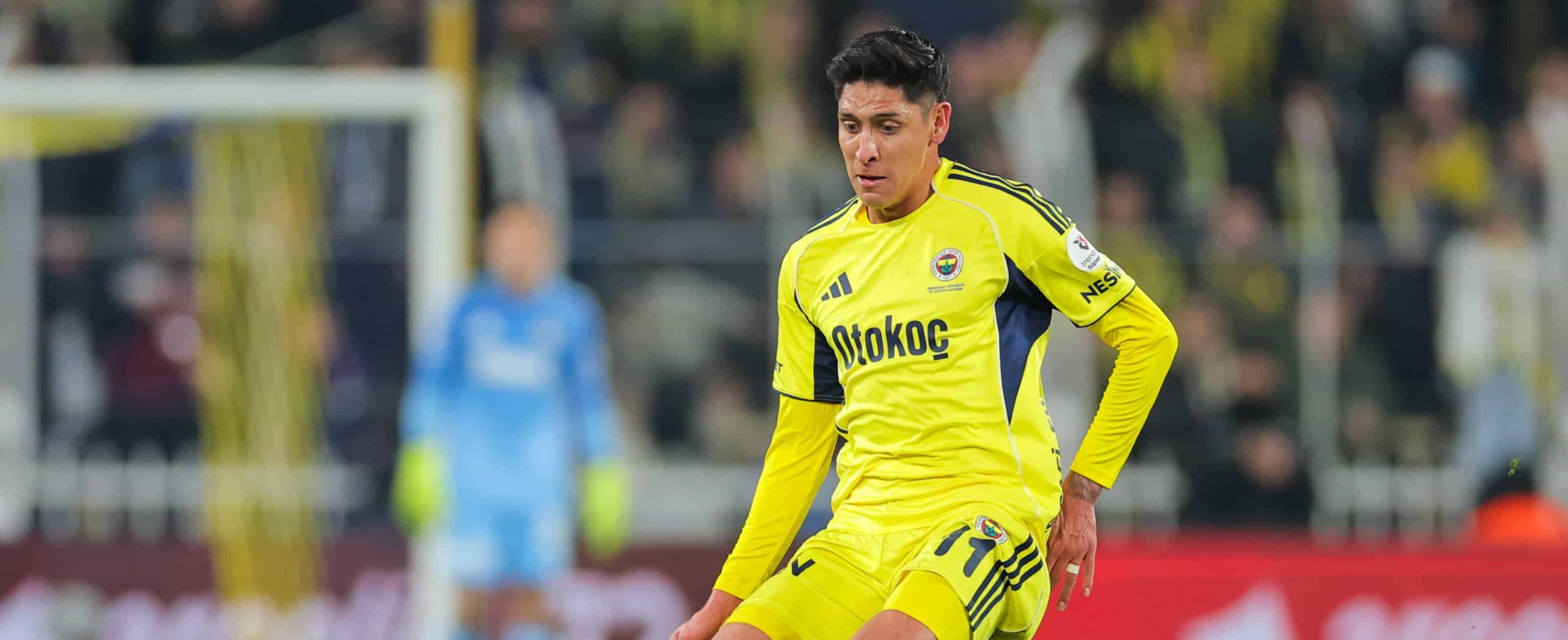 Edson Alvarez in action for Fenerbahce in 2026