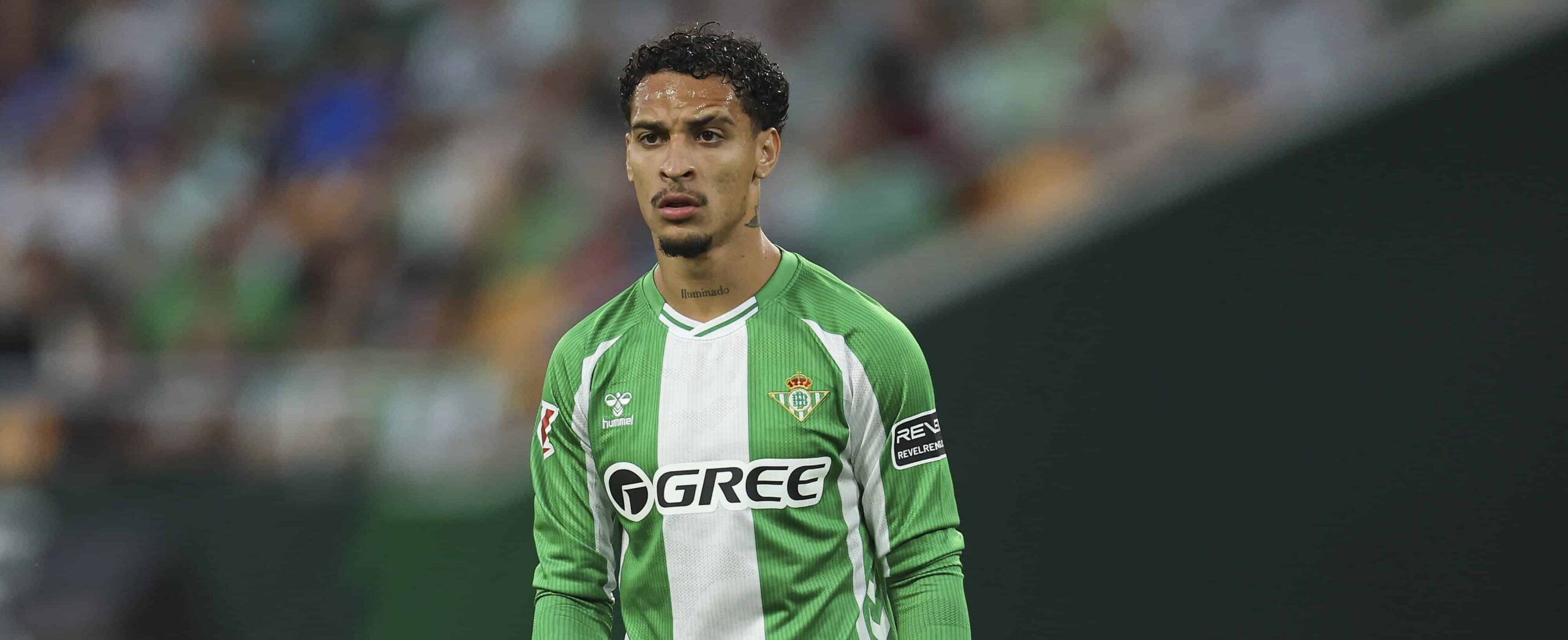 Antony in action for Real Betis in 2026