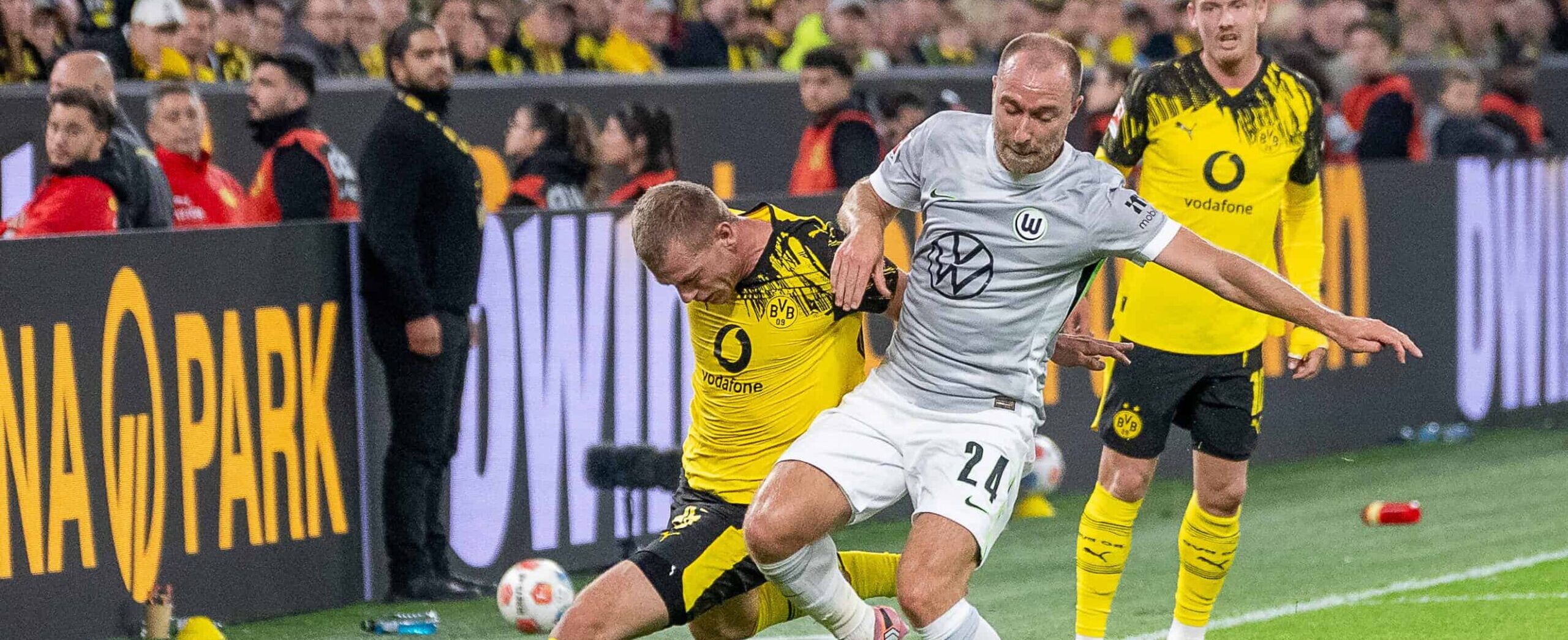Eriksen in action for Wolfsburg in 2025