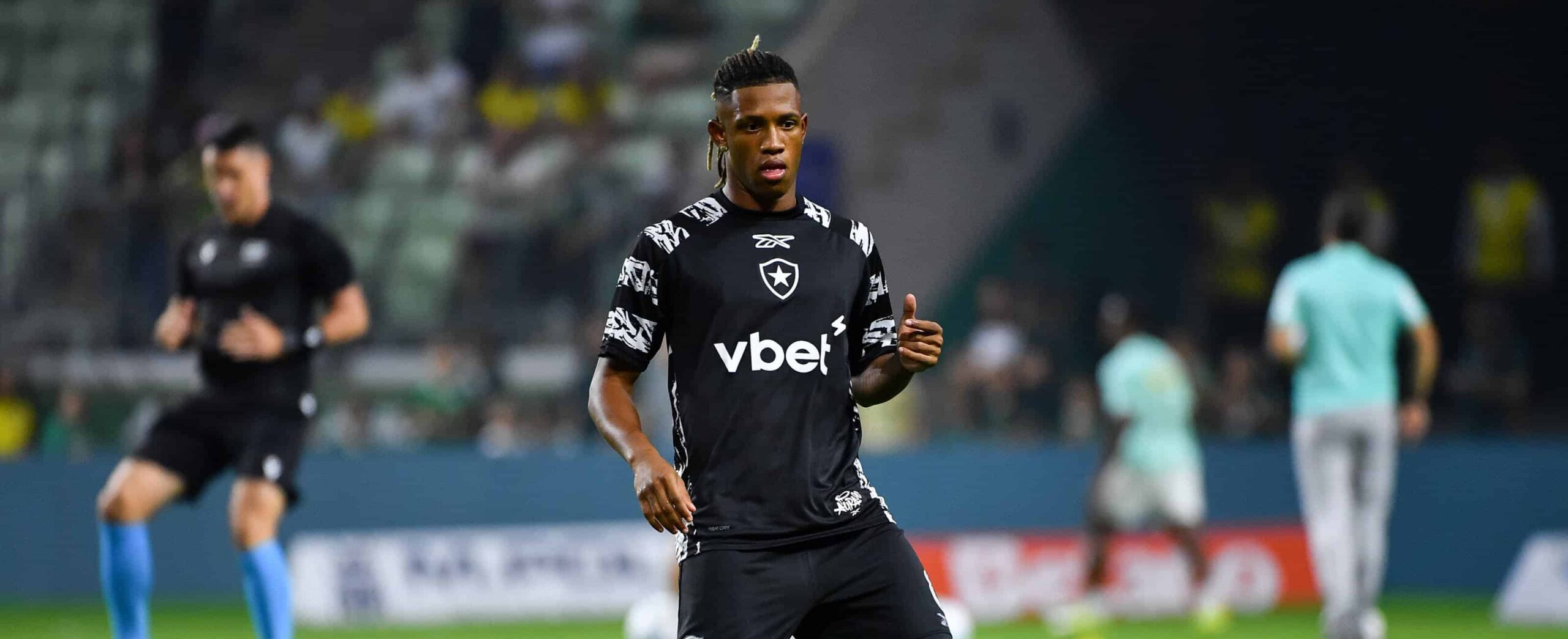 Danilo in action for Botafogo