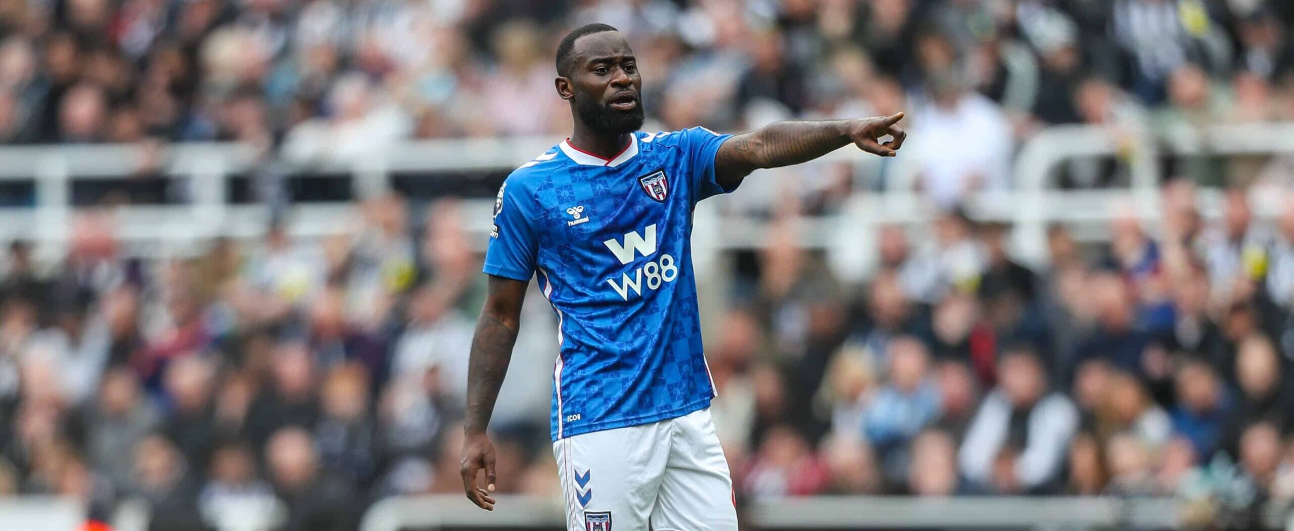 Lutsharel Geertruida in action for Sunderland in 2026