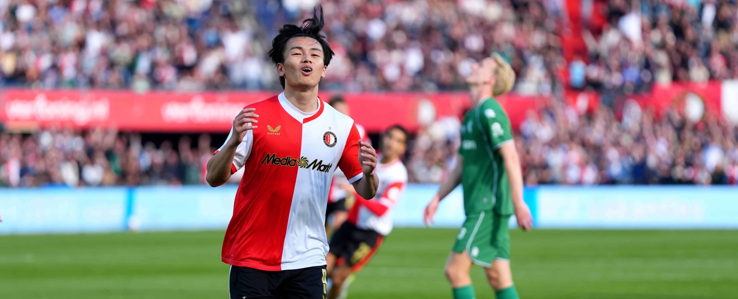 Ayase Ueda in action for Feyenoord in 2026