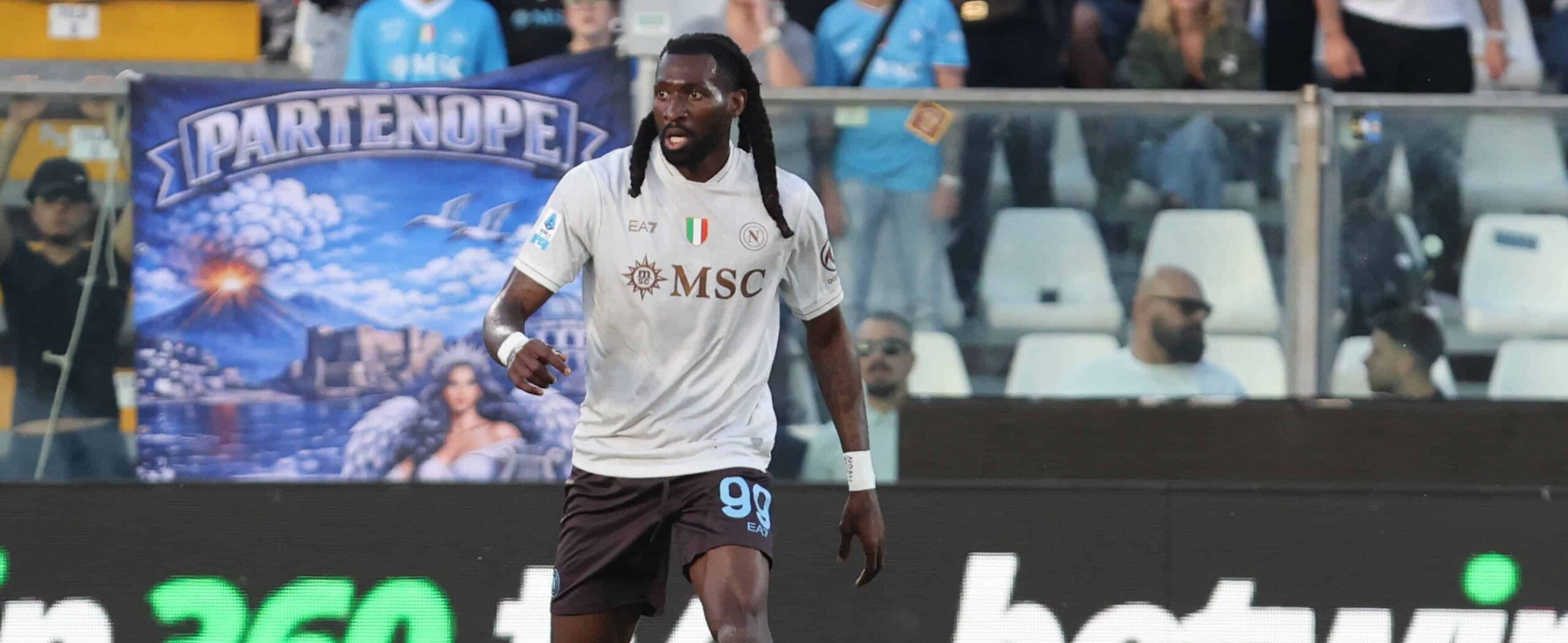 Andre-Frank Zambo Anguissa in action for Napoli