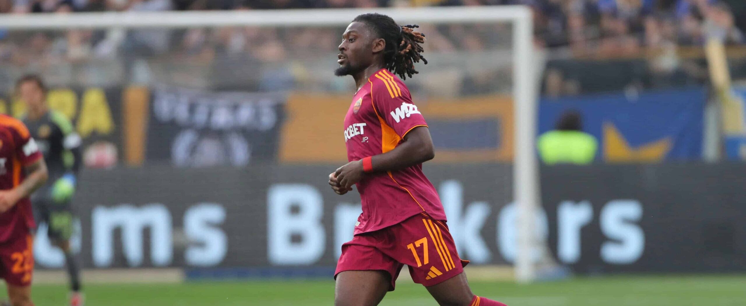 Manu Kone in action for AS Roma in 2026