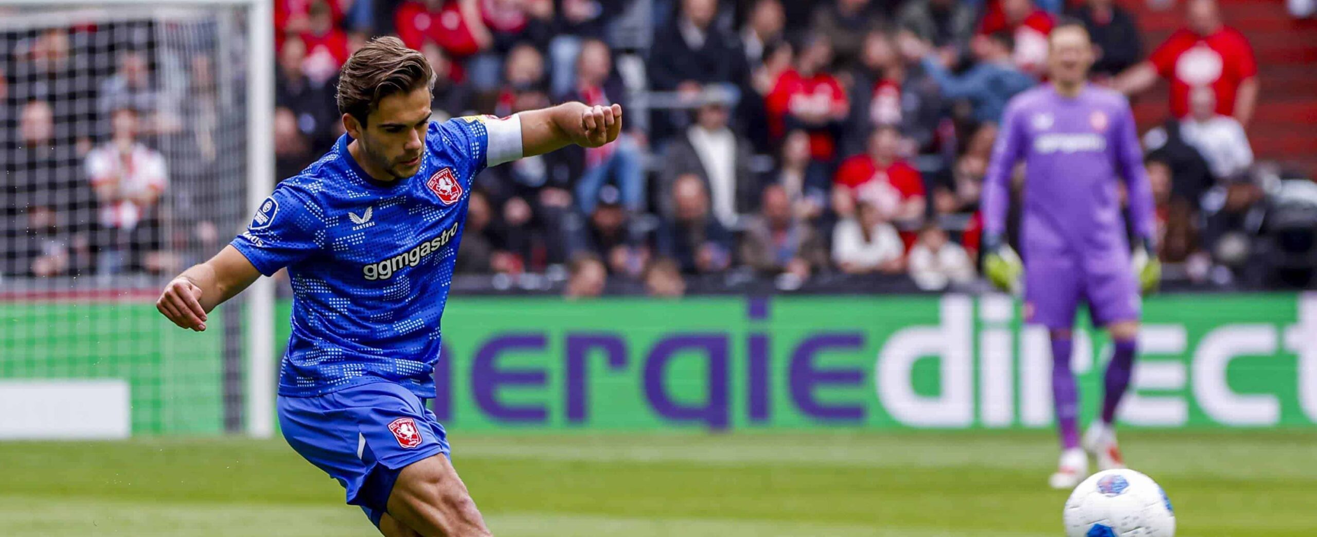 Bart van Rooij in action for Twente in 2026