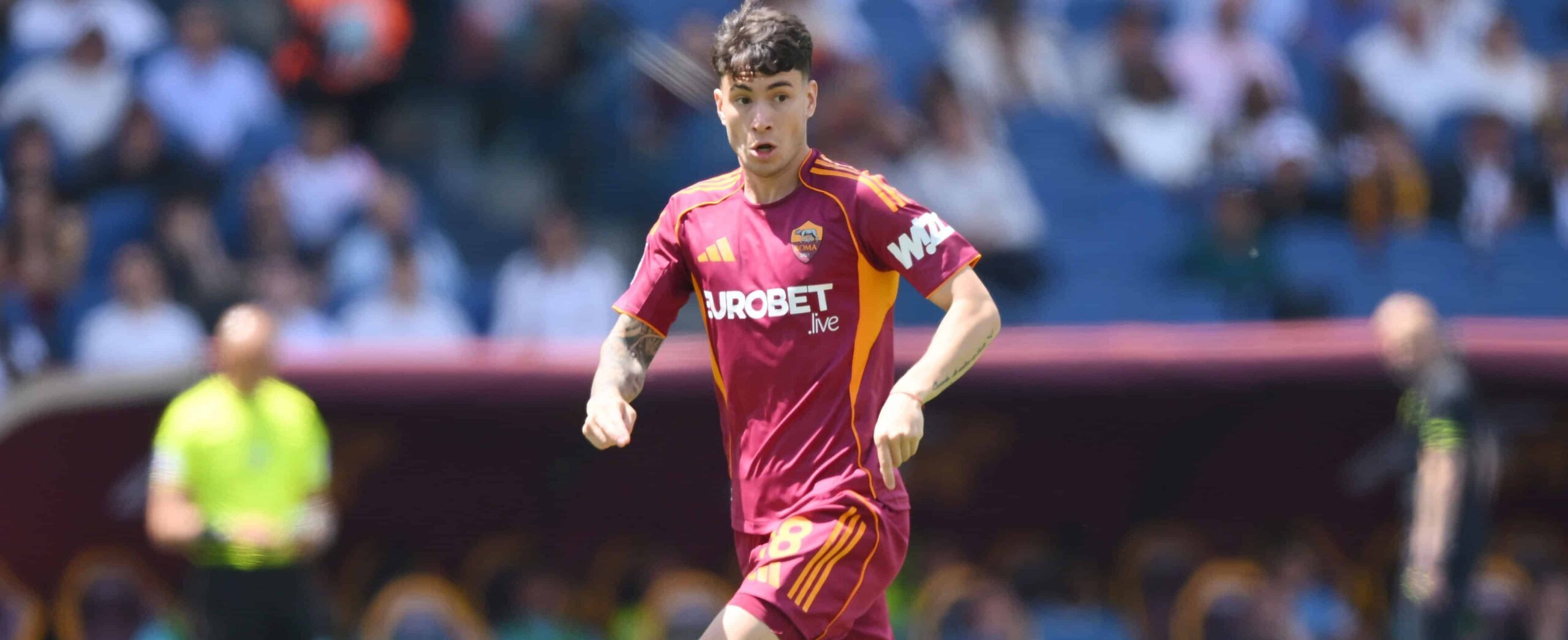 Matias Soule in action for AS Roma in 2026