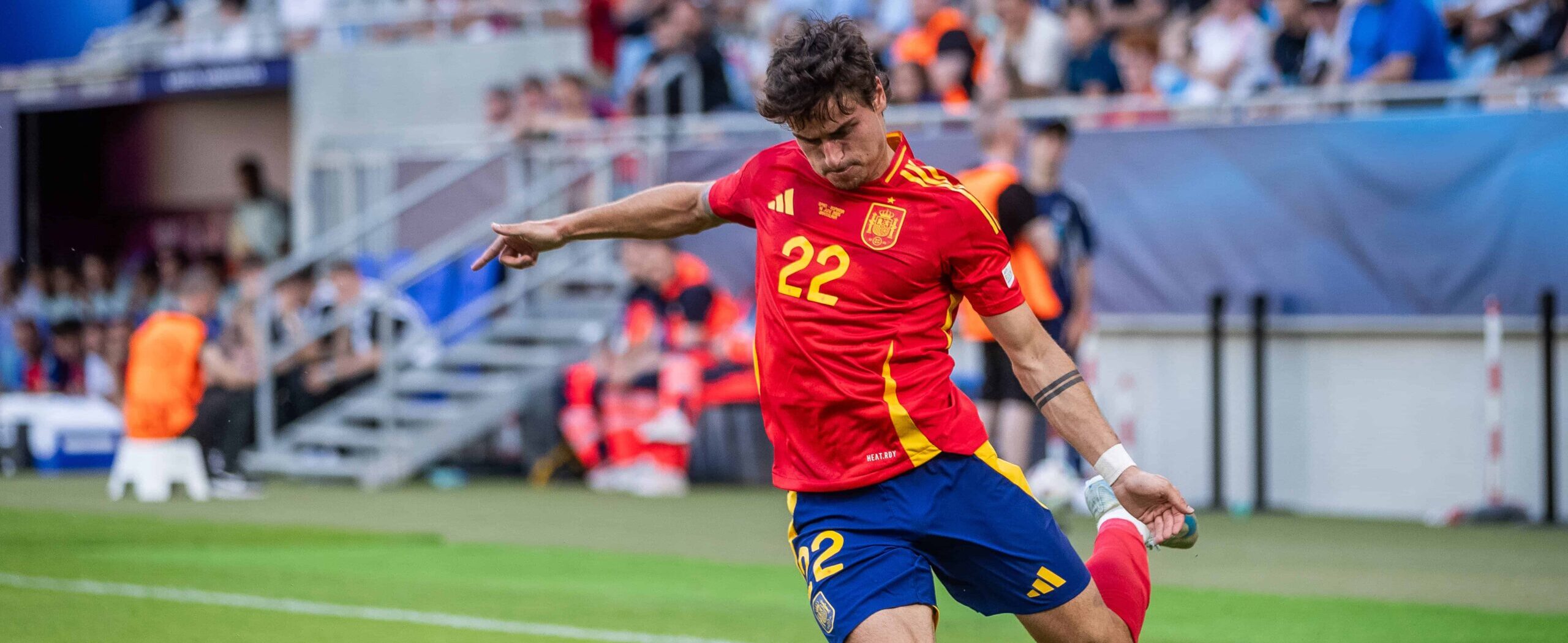 Hugo Bueno in action for Spain in 2025
