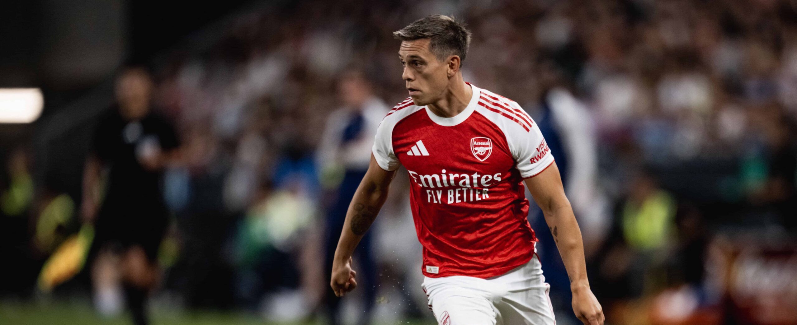 Leandro Trossard in action for Arsenal