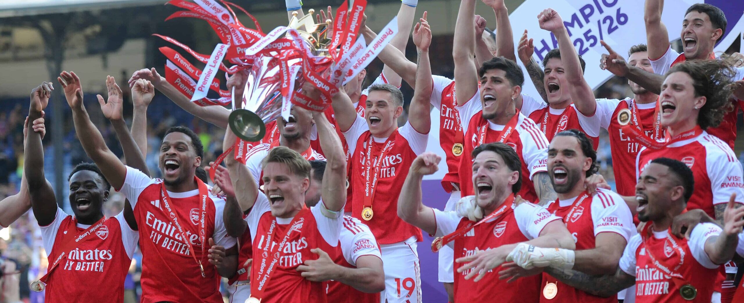 Arsenal Premier League trophy lifting 2026