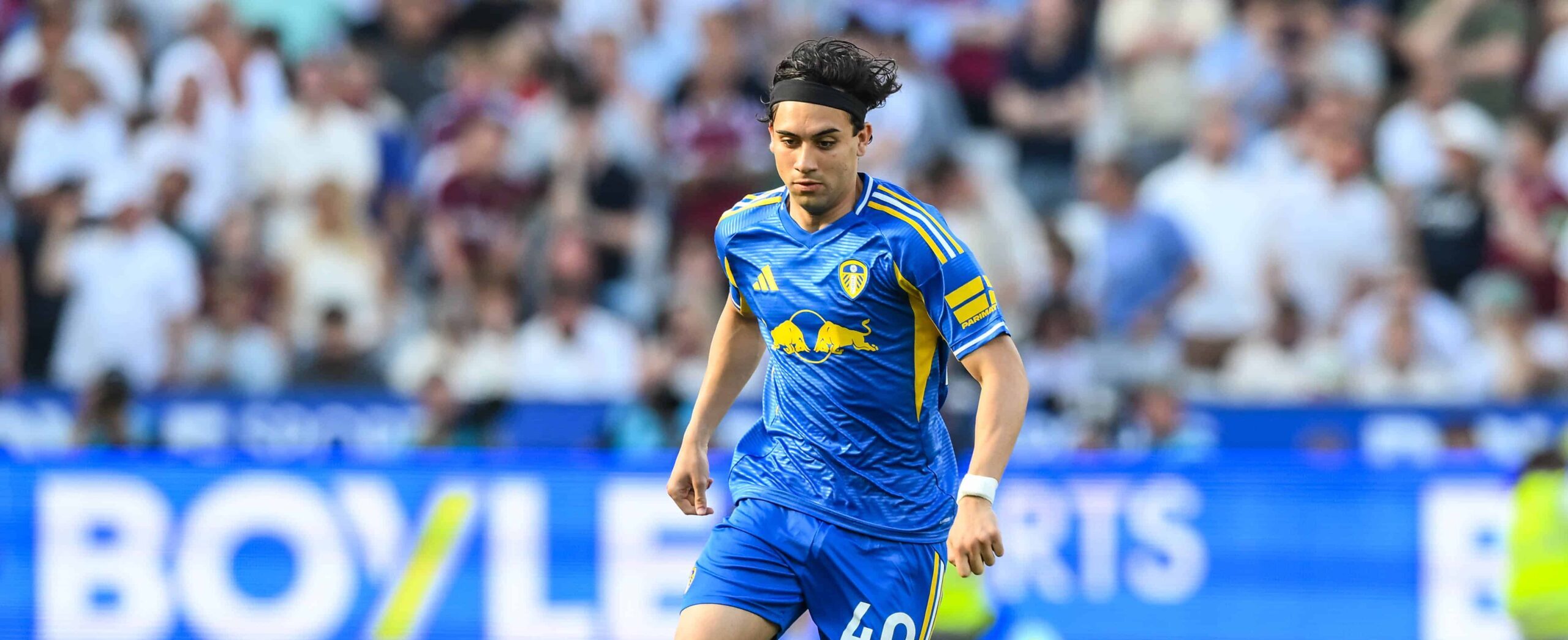 Facundo Buonanotte in action for Leeds 2026