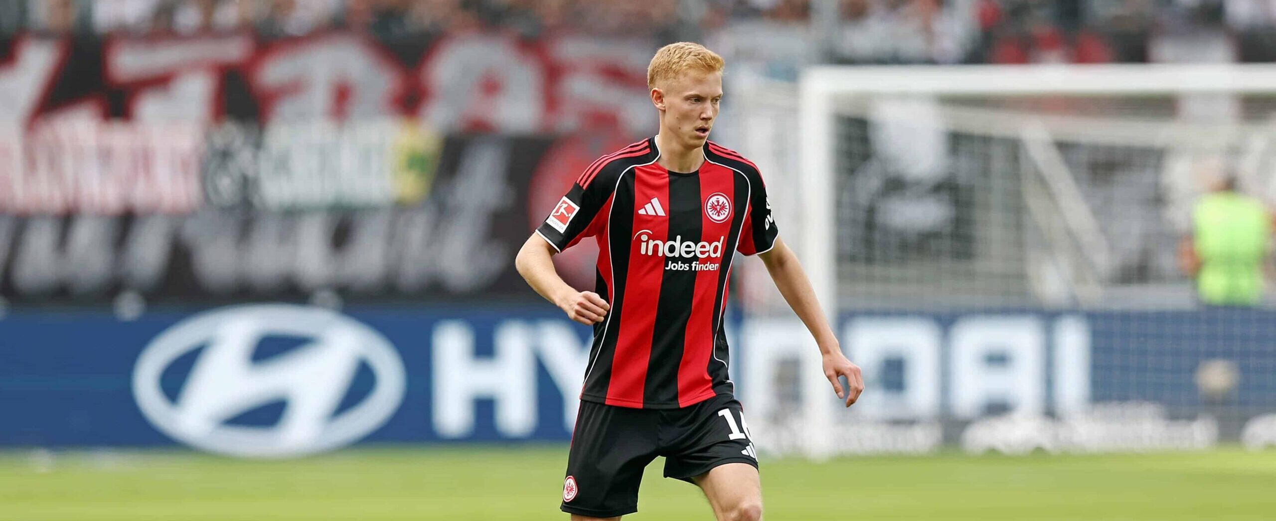 Hugo Larsson in action for Frankfurt in 2026